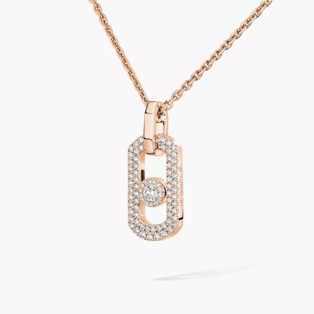 Collier So Move pavé Collier So Move en or rose 18 carats, motif pavé de diamants et serti d'un diamant mobile taille brillant, sublimé par un entourage diamants. Ajustable grâce à son fermoir coulissant.